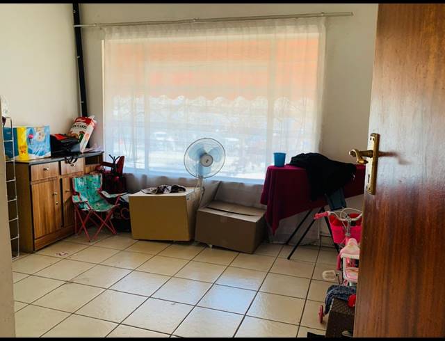 3 BEDROOM FLAT FOR SALE IN VEREENIGING CENTRAL